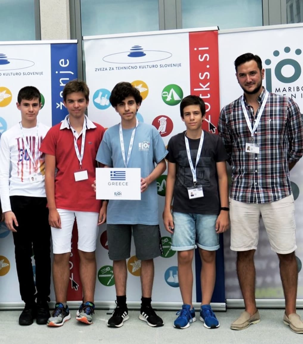 Team photo at the final ceremony at eJOI Slovenia